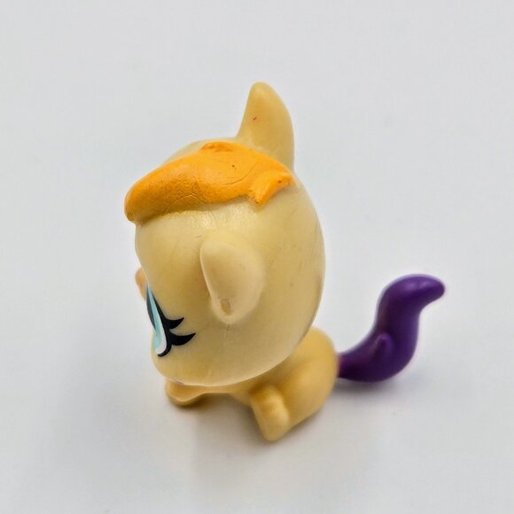 Littlest Pet Shop Fuzzette Fluffball #49 Cat Surprise Families LPS Toy 2016 Read - Picture 4 of 8